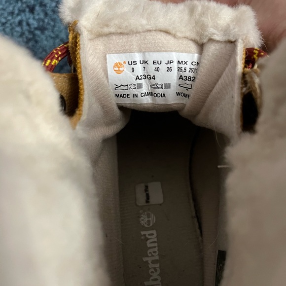 Timberland women’s Kinsley boot with fur - Picture 5 of 5